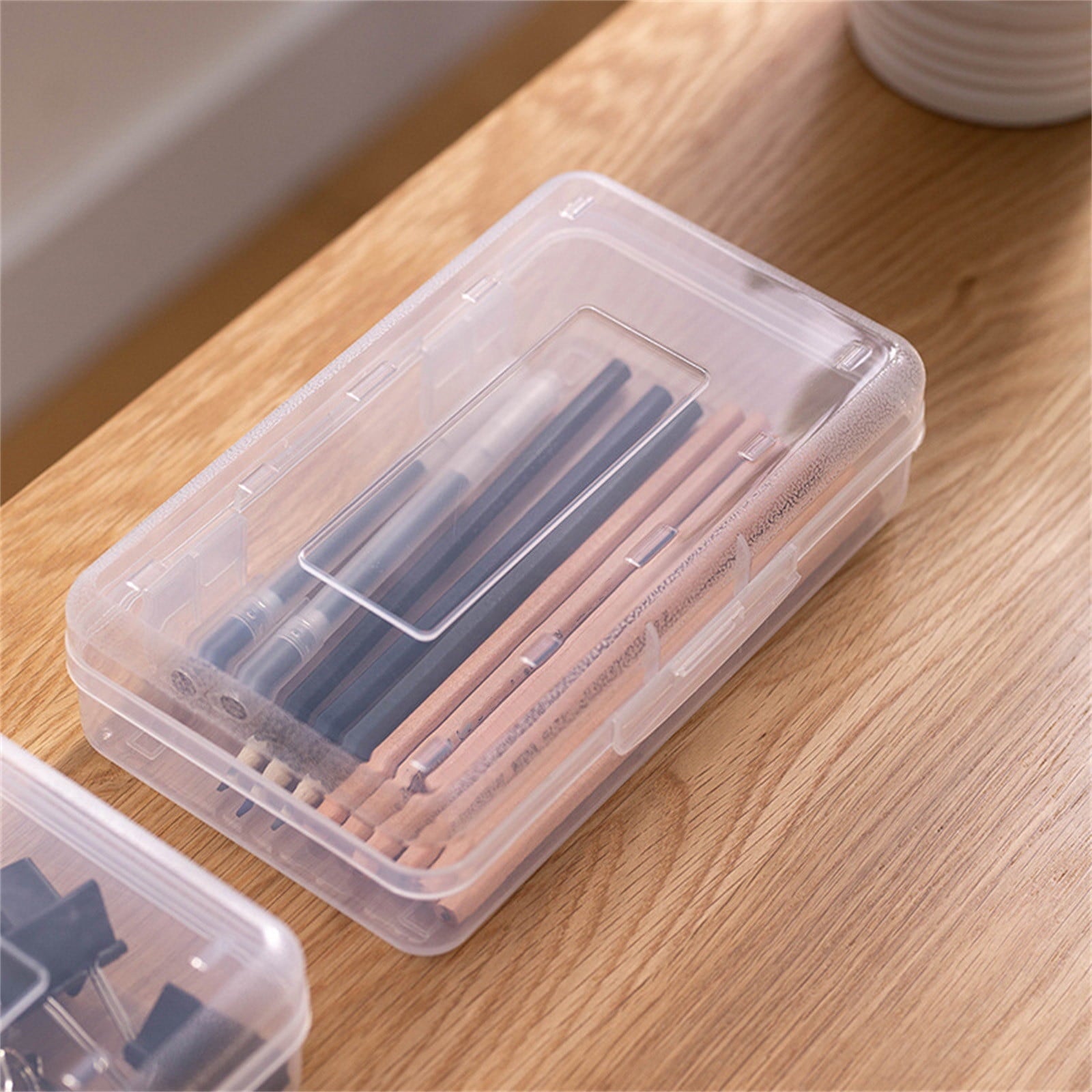 Meitianfacai 1PC Pencil Case, Large Capacity Hard Pencil Box, Clear Crayon Box Marker Pen Organizer, Plastic Storage Container with Snap Lid, Stackable Art Supply Bead Craft Organizer（Clear）
